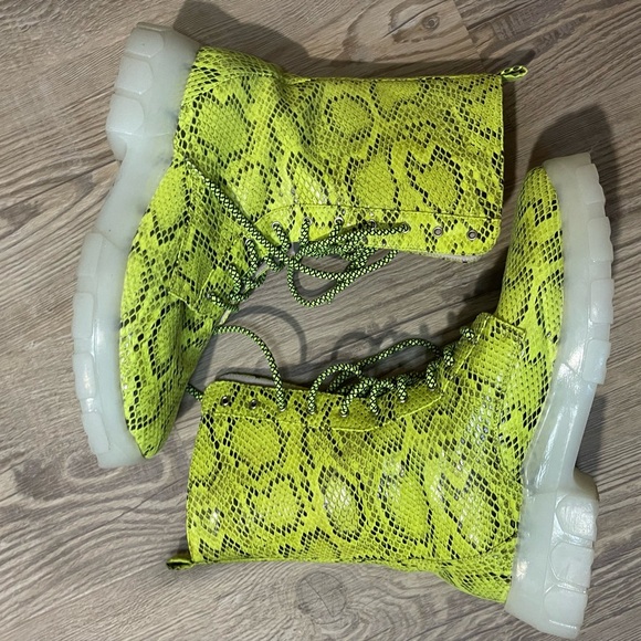 Lime green combat rain boots - Picture 4 of 7